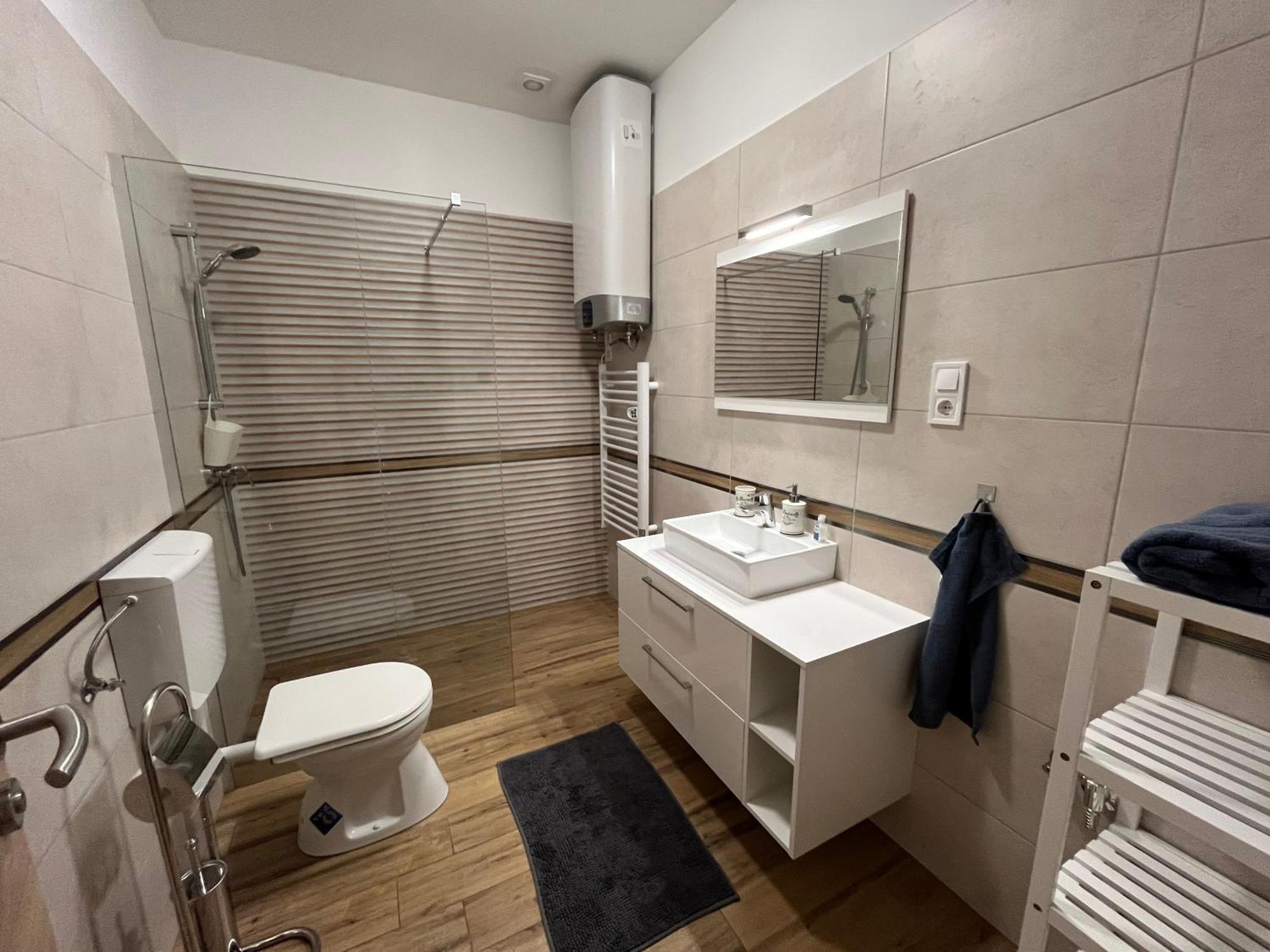 Voeroesmarty Apartmanhaz Makó Exterior foto