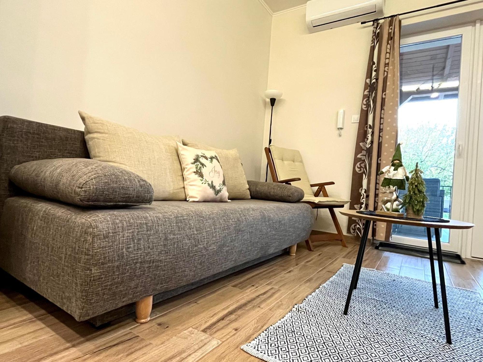 Voeroesmarty Apartmanhaz Makó Exterior foto